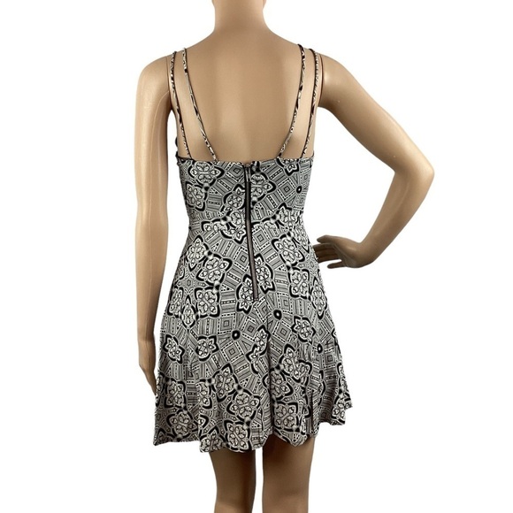 NBD x The Naven Twins Party Girl Fit & Flare Dress Size XS Black Mod Print Mini - Picture 5 of 8